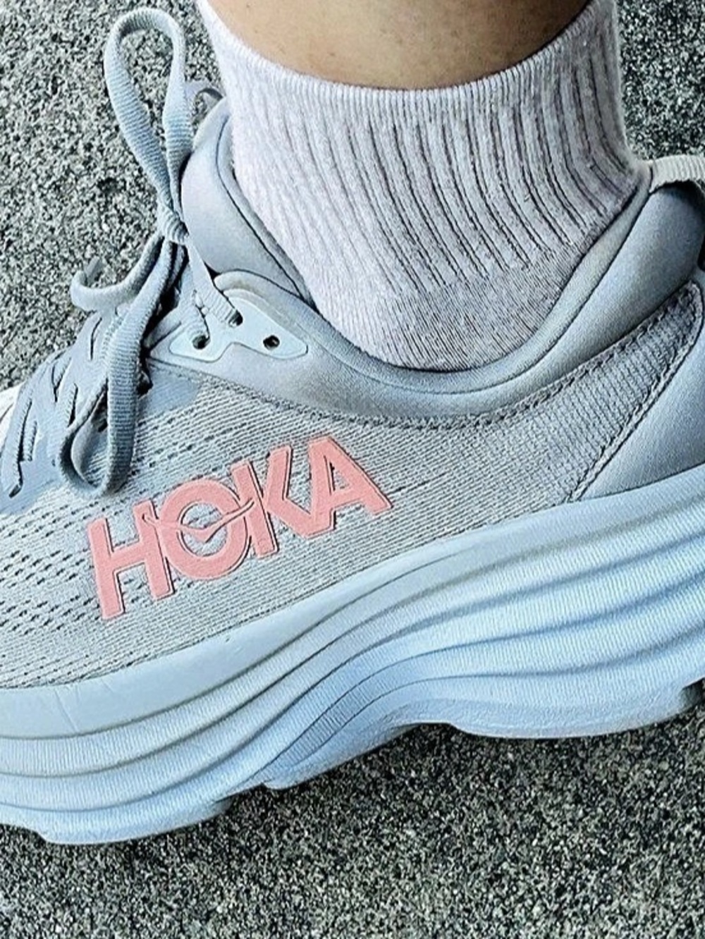 HOKA Bondi 8 Women's Athletic Shoes Gray & Pink US 7 B - Picture 3 of 9